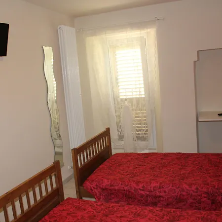 Πανσιόν Casa Gioia 3*